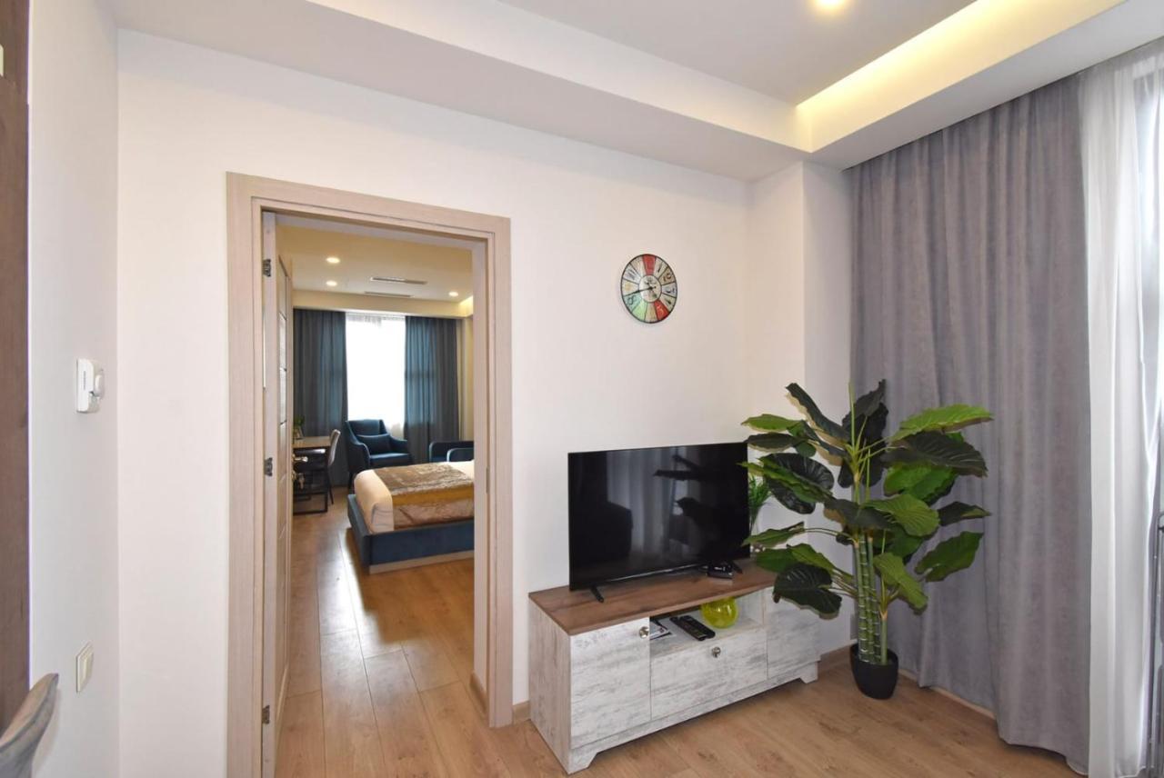 Home4You City Center Apartments Erivan Dış mekan fotoğraf