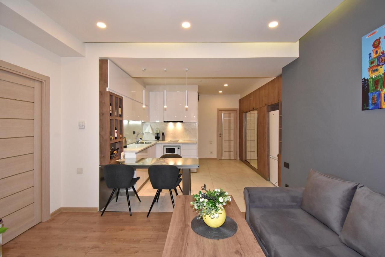 Home4You City Center Apartments Erivan Dış mekan fotoğraf