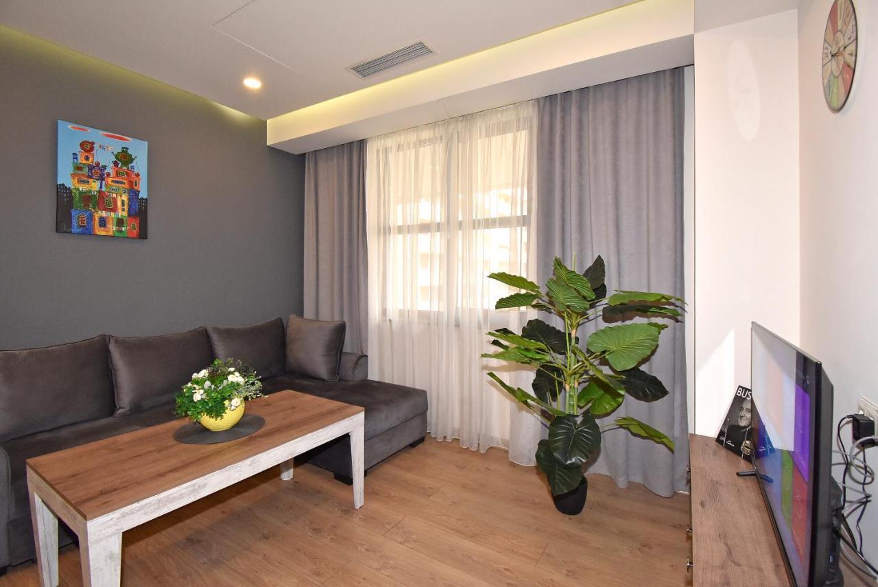 Home4You City Center Apartments Erivan Dış mekan fotoğraf