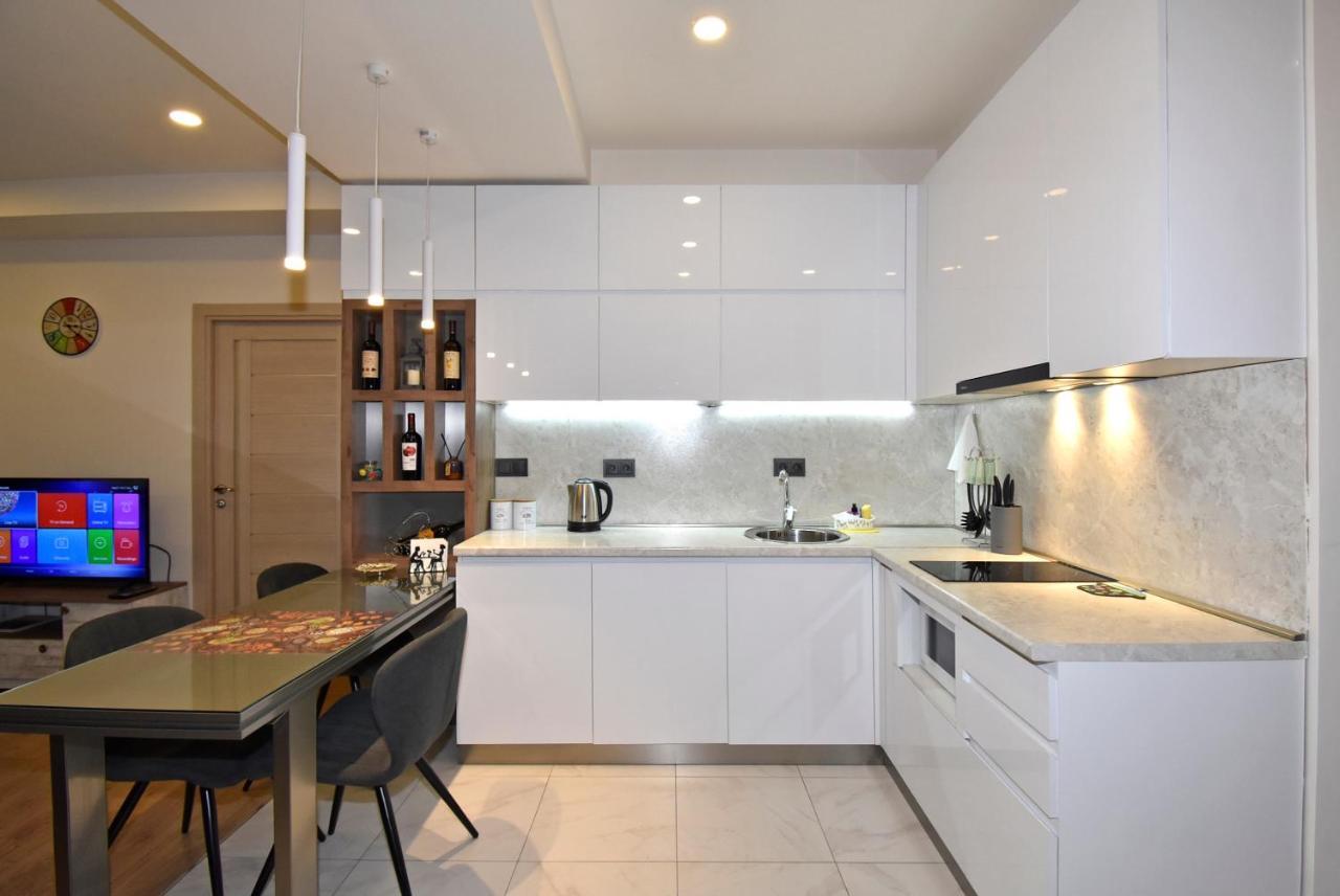 Home4You City Center Apartments Erivan Dış mekan fotoğraf